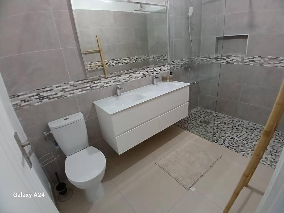 Villa Noo La Ле-Робер Экстерьер фото